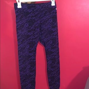 Black and purple nike leggings